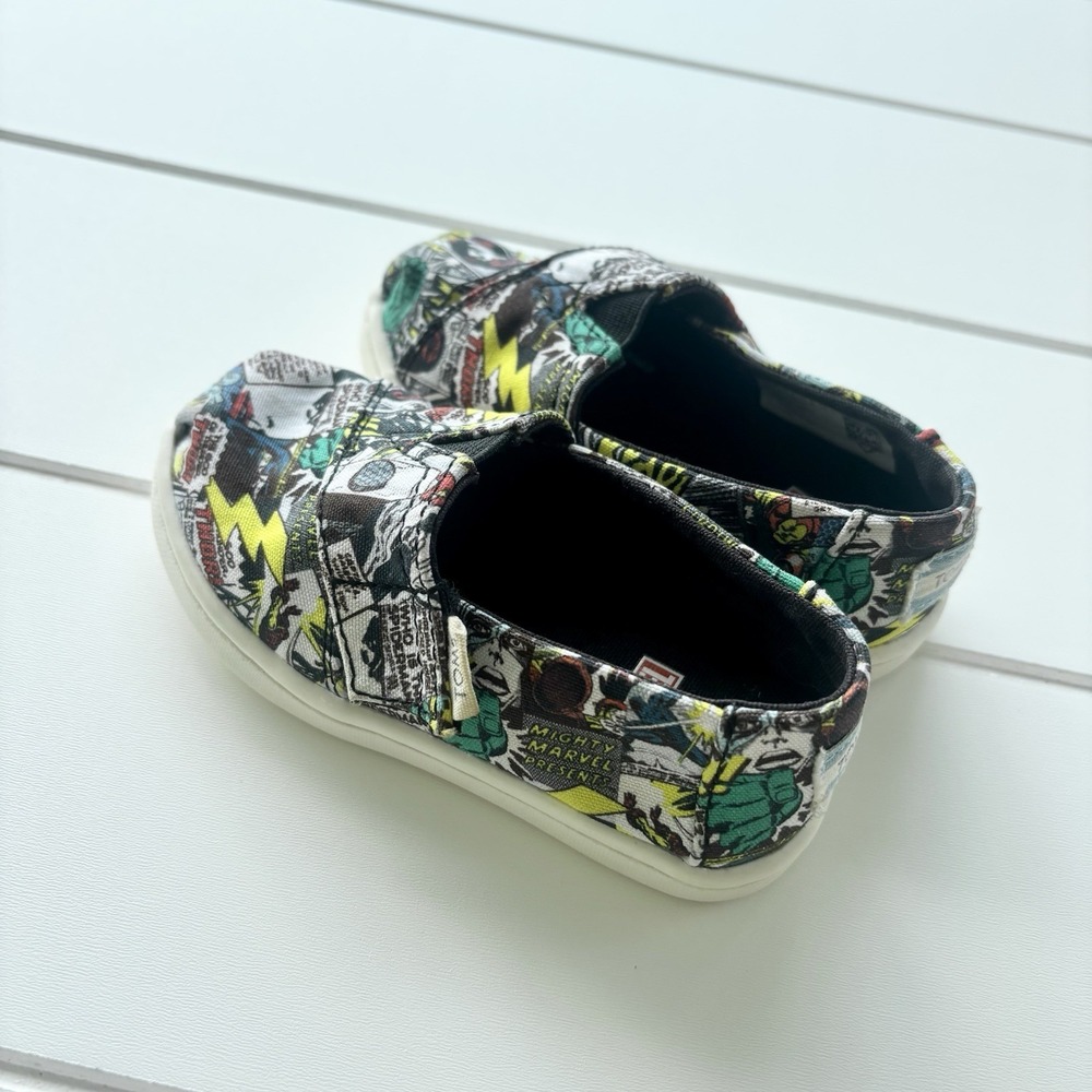 Toms x Marvel Kids Size 5 Classic Multi Marvel Comic Pop Print Shoes - Picture 8 of 12